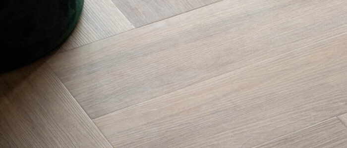 Brede visgraat vloer