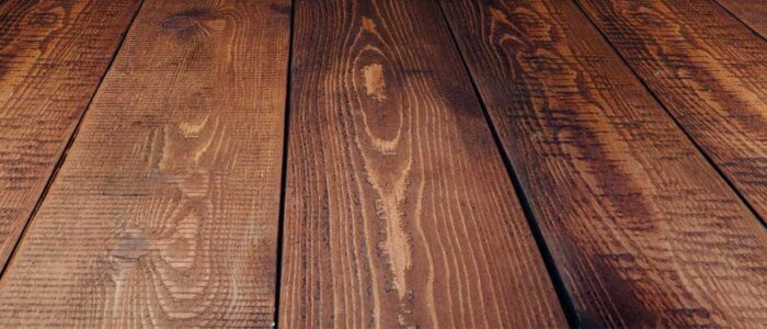 Houten vloer met brede planken