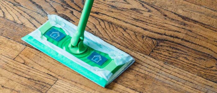 Houten vloer schoonmaken